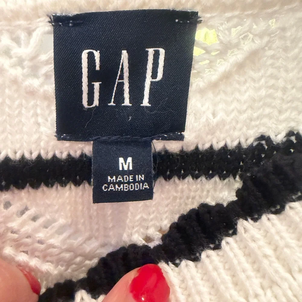 GAP Women's Sweater with Black and White Pattern - Picture 7 of 7